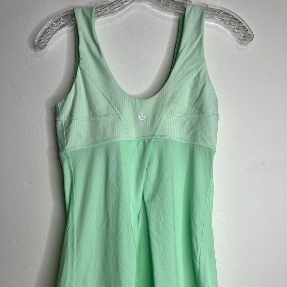LULULEMON TAME ME Womens Tank Top 
Sz 4 Green Micro Stripe Bra Drawstring - Picture 5 of 8